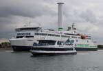 ROSTOCKER 7 und Scandlines Fähre COPENHAGEN am 20.08.2021 in Warnemünde.