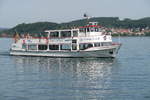 Das Motorschiff Uhldingen wird im Kursverkehr zwischen Überlingen und Meersburg, also auf dem Obersee eingestzt.