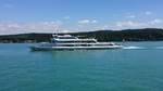 Das Motorschiff Vorarlberg der Vorarlberg Lines Bodenseeschifffahrt GmbH & Co KG auf dem Kurs von Meersburg zur Blumeninsel Mainau, am 12 Juli 2018.