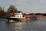 MS Aldebaran , 04602770 , hat am 23.03.2012 nach dem Lschen im Hafen PE abgelegt und dreht in den MLK