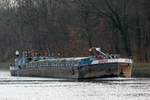 GMS BM 5523 (08340065 , 57,4 x 7,58m) am 03.12.2017 auf dem Sacrow-Paretzer-Kanal / Weißer See zu Tal richtung Brandenburg/Havel.