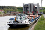 BCF AMAZONE (ENI:04700050) L.100 m B.9,50 m T 1757 Baujahr 1928 Flagge Deutschland auf dem Elbe-Seitenkanal am 13.04.2024 in Scharnebeck.