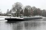 GMS  CATALEYA  (07001709 , 100 x 11,40m) am 19.01.2021 bei Schneetreiben im Sacrow-Paretzer-Kanal / UNTERE HAVEL-WASSERSTRASSE  Höhe Marquardt auf Bergfahrt nach Berlin.