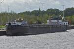 GMS CALA JONDAL, ENI 02324258 / L 54,94 m, B 7,20 m, 685 t, gemeldet in Wessem (NL), liegt auf dem Alberkanal nahe der Schleuse von Lanaye und wartet auf die Schleusung. 17.09.2026