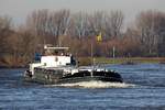 GMS Donna (EIN:02005832) Maschine Caterpillar 862 PS am 20.01.2019 auf dem Rhein bei Xanten.