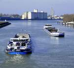 GMS Benja rheinabwärts und GMS Duc in Altum rheinaufwärts an der Staustufe Vogelgrün/Elsaß, Feb.2025