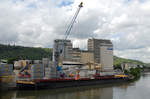 15.05.2017 Die  Heinz Mertz  (02326715) beim Entladen am Firmengelände im Stuttgarter Hafen