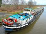 GMS JRUBE ENI 4001670 in der Schleuse Bssau im Elbe Lbeck Kanal. Wartet hier auf die Abschleusung in Richtung Lbeck... Aufgenommem am 10.1.2012 um 11:39 Uhr.