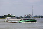 GMS LYAEMER (ENI:02319053) B.110m B.10,50m T.2562 TEU. 156 am 25.06.2020 auf dem Rhein in Xanten zu Berg.