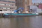 GMS LAGO 06000931; L 67m; B 8,25 m; 1128 t wird im Hafen von Maastricht entladen. 17.07.2024 