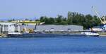 GMS Loma, ENI 06105059, ankert im Rheinhafen von Neubreisach (Neuf-Brisach) im Elsaß, Juni 2025
