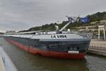 GMS LA VIDA, ENI 06105021, L 110 m, B 11,45 m, 2906 t, f�hrt vom Albertkanal in die Schleuse Lanaye ein, Heimathafen Zwolle.(NL)
