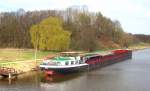 GMS MIRA ENI 04400560 wartet am Dalben hinter der Berkenthiner ELK-Schleuse auf die Aufhebung der Kanal-Sperre...