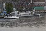 MONIQUE; GMS; 06004035; BJ 1961; L 72 m; B 8,20 m; 990 t; hat vor kurzem die Bunkerstation im Hafen von Maastricht verlassen. 18.09.2025
 Eigner Mira Auratis; Bauwerft Germersheimer Schiffswerft GmbH, Gemeldet in Maasbracht, ex Namen: Neophyte / Fri ...