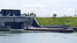 GMS Melissa, ENI 02307670, bei der Ausfahrt rheinabwärts aus der großen Schleusenkammer Vogelgrün/Elsaß, Mai 2025 