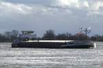 GMS Pankgraf (04012520 , 85 x 8,95m) am 13.03.2020 auf der Elbe vor Ferchland / km 375 zu Tal in Fahrt.