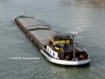 Das deutsche Frachtschiff  Queen  aus Perl (Schiffsnummer: 4005030) am 13.02.2009 im Unterwasser der Schleuse Vogelgrn auf Talfahrt.