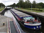 Der Pegel vom Unterwasser ist erreicht, die Schleusentore sind geöffnet; GMS REGINA (ex Erni Anna, ex Marita II) Hamburg HHD4944, ENI 04020980 in Schleuse Witzeeze; Elbe-Lübeck-Kanal, 03.10.2019
