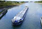 GMS Rolf, ENI 04400080, rheinaufwärts bei der Einfahrt in die Schleuse Vogelgrün/Elsaß, Julo 2025