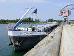 GMS Richard-V.,ENI 02316105, ankert im Rheinhafen Breisach, Aug.2025