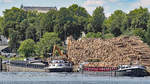 Gütermotorschiffe (GMS) TUCANA (ENI 04603150) und ZANDER (ENI 04012740) am 17.07.2020 im Wallhafen von Lübeck.