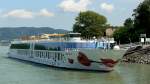 Die A´Rosa Bella am 28.08.2009 auf der Donau vor Melk. Sie ist 125m lang und 14m breit.