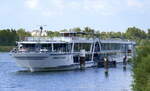 KFGS Amadeus Elegant, hat in Breisach am Rhein festgemacht, L=110m, 150Passagiere, 2x1014PS, Baujahr 2010, Heimathafen Passau, Sept.2024