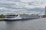 KGFS AVALON IMPRESSION, BJ 2014,  ENI 02335436, L 135 m, B 11,45 m, Personen 168, Schiff von Avalon Waterways, hat seinen Liege Platz im Hafen Gebiet von Maastricht mit einem Platz oberhalb der Schleuse von Lanye getauscht. 17.09.2026