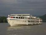 Kabinenschiff DNJEPR auf der Donau in Krems talfahrend