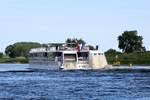 KFGS Elbe Princesse (01840744 , 95,37 x 10,50m) am 08.06.2017 nach dem Passieren der Gierseilfähre Pretzsch auf Elbe-Bergfahrt.