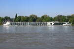 Kabinenfahrgastschiff EMILY BRONTË, ENI:07002052, talwärts bei Königswinter am 14.05.2023.