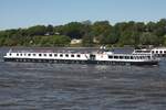 Binnen-Kreuzfahrtschiff JOHANNES BRAHMS (ENI 04033510 ); Datum: 08.05.2026; Aufnahmeort: Elbe/Hafen Hamburg, Deutschland.