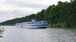 Flukreuzfahrer  Rgen am 12.07.13 um 08:00 Uhr auf dem Oder - Havel - Kanal nach Ausfahrt aus dem Schiffhebewerk Niederfinow.