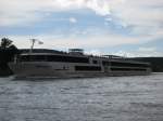 Das Pasagierschiff VIKING HELVETIA am 23.06.2007 auf dem Rhein.