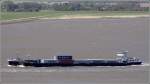 Ein Koppelverband aus der neuen, 110 m langen AVISO I (ENI 04807120) und einem Leichter am 30.04.2011 Weser aufwrts fahrend.