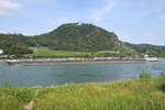 Tankmotorschiff (STMS) Fidelitas  (ENI 02321015) gekoppelt mit dem Tankschubleichter (TSL) Fidelitas II  (ENI 02321016) auf dem Rhein vor dem Drachenfels bei Königswinter am 22.07.2020.