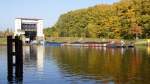 Schubboot Bizon - 0 - 119 OT Lopgistics/Stettin in Lehnitz 21.10.12 15:15 bei Ausfahrt aus der Schleuse Richtung Lehnitzsee.