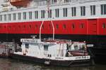Schuber DETTMER SCHUB 124 (ENI 05603870) Datum: 10.07.2026; Aufnahmeort: Elbe/Hafen Hamburg, Deutschland (Kreuzfahrt-Terminal Altona beim bebunkern der FINNMARKEN).