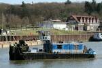 Schubboot  GISELA  (05115960, 18,50 x 8,61m) am 29.03.2022 im Unterwasser des Schiffshebewerkes Scharnebeck /  ELBE-SEITENKANAL.