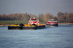 SB HERKULES XII (ENI:04003960)Flagge Deutschland L.32m B.11,40 am 24.11.2020 mit 4 Leichtern auf dem Rhein zu Berg in Xanten.                                  