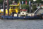 Schlepper und Schuber  HUGO LENTZ (ENI 04812290); Eigner/Betreiber: HPA; Datum: 17.06.2025; Aufnahmeort: Elbe/Hafen Hamburg, Deutschland. Das Bild zeigt die HUGO LENTZ am Hadag-Firmenanleger Altona (Fischmarkt).