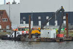 Schubboot LUBA (Europanummer: 05017990) und Ponton TR V (ENI 05113640) am 20.10.2020 im Hafen von Lübeck