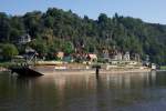 Schubverband mit TR 39 (CZ) Decin passiert am 19.09.2009
auf der Elbe den Kurort Rathen.