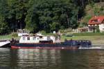 Das Schubschiff TR 39 (CZ) Decin auf der Elbe Richtung Dresden