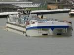 Schubboot Gino  ENI 05502270 - L 16.50m - B 8.15m - Tg 1.57 - PS 300 - Bj 1986 in Berlin./ Gemeldet in Duisburg/D mit TSL Suanca ENI 04808880 - L 83,88m - B 9.54m - T 1664 - Bj 2010./ Gemeldet in Stralsund/D. Hier zu Berg in Riesenbeck am 9.12.2010.