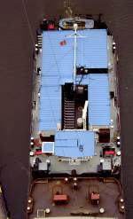 Schubboot 2434 beim einfahren in den Trog des Schiffshebewerkes Niederfinow. 