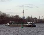 Schubboot Orka I mit seinem stndigen Leichter Jagna in Berlin am 27.11.2007. Geladen hatte der polnische Schubverband Holzhackschnitzel fr Berlin- Rudow.