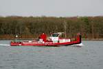 Querab des neuen Sportboothafens am Nedlitzer Holz befuhr das Schubboot  PAULA  (04802120 , 20 x 4,70m) den  JUNGFFERNSEE / UNTERE HAVEL-WASSERSTRASSE  am 06.04.2021 zu Berg. 