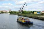 Schubboot Ronja (05802220 , 25,33 x 8,22m) am 14.05.2020 auf der Havel in Berlin-Spandau Höhe ehemaligem Ober/-Südhafen zu Berg.