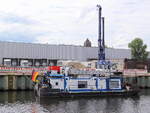 Schubboot Spandavia (05602400) am 11. Juni auf der Spree am Westhafenkanal in Berlin-Charlottenburg-Wilmersdorf.

